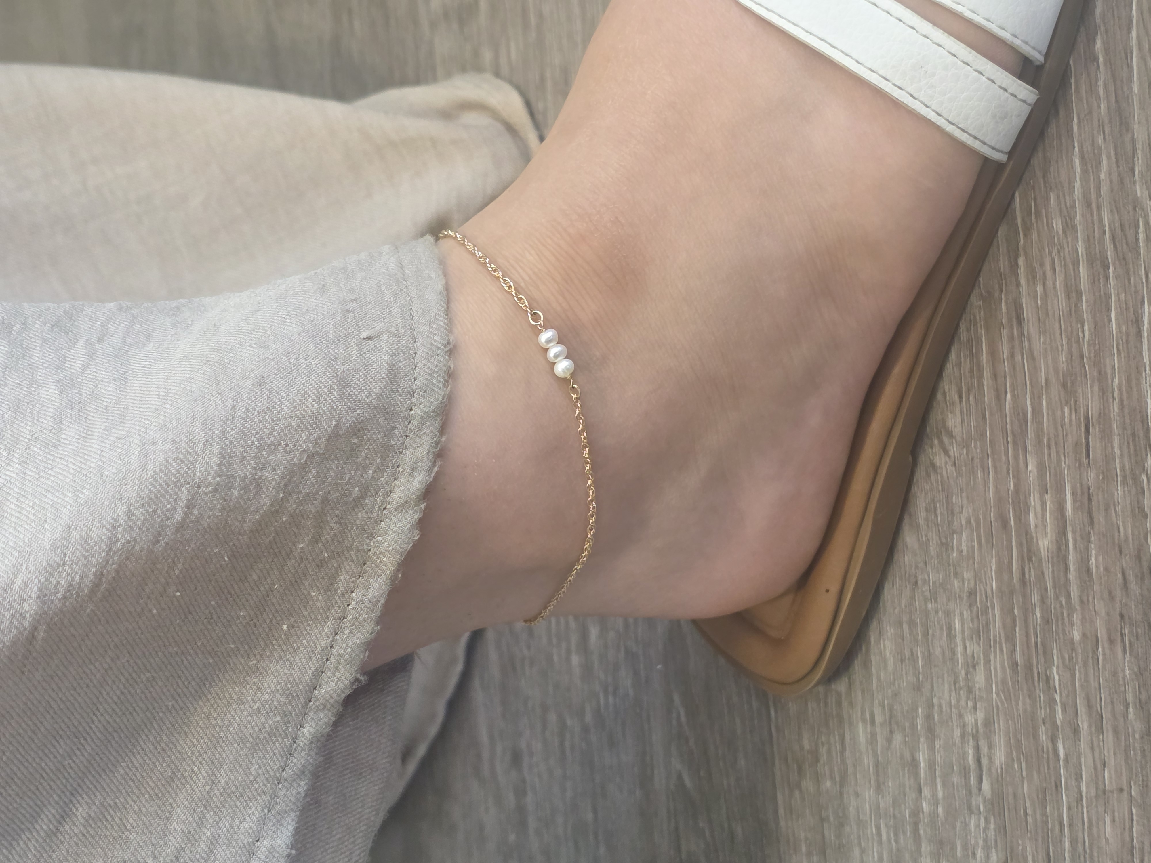 Permanent jewellery - anklet, gold pearl